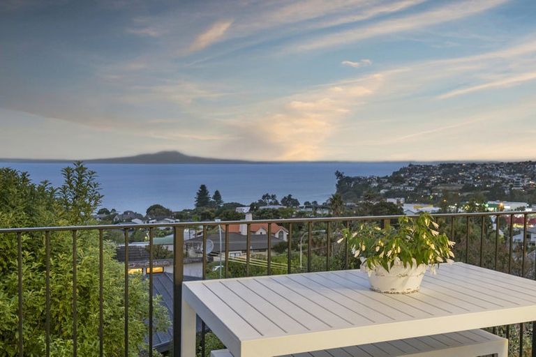 Photo of property in 832a Beach Road, Torbay, Auckland, 0630