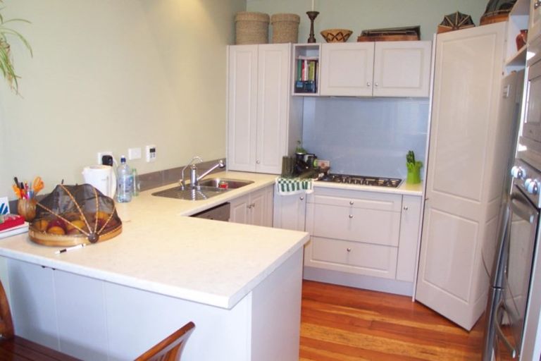 Photo of property in 78 Pirie Street, Mount Victoria, Wellington, 6011