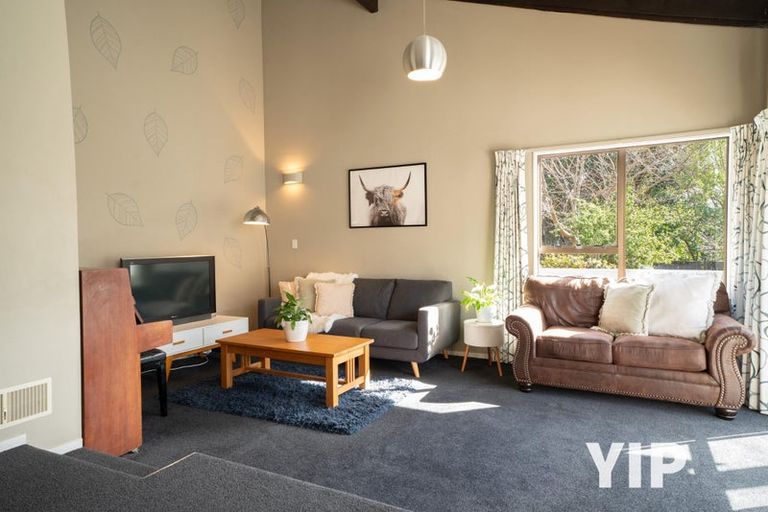 Photo of property in 7 Curacao Place, Grenada Village, Wellington, 6037