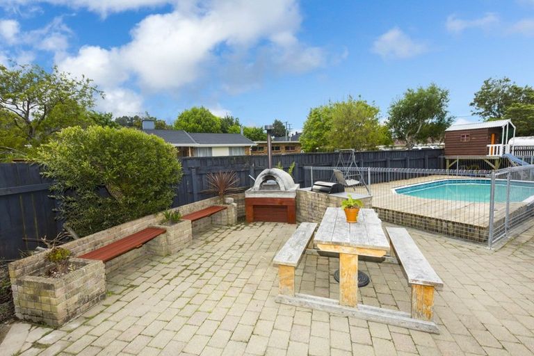 Photo of property in 20 Kashmir Avenue, Clouston Park, Upper Hutt, 5018