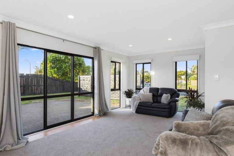 Photo of property in 716 Grenada Street, Papamoa Beach, Papamoa, 3118