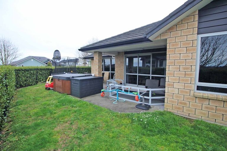 Photo of property in 12 Longbow Terrace, Flagstaff, Hamilton, 3210