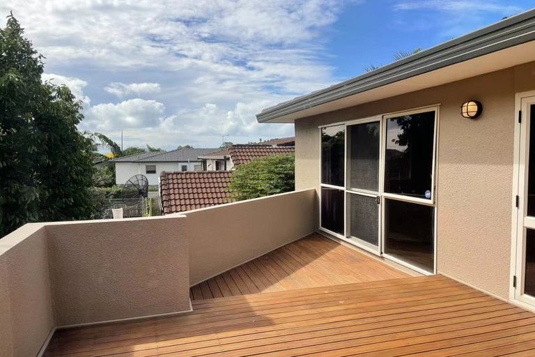Photo of property in 2 Kaniere Place, Half Moon Bay, Auckland, 2012