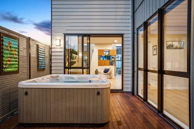 Photo of property in 28 Tai Crescent, Hobsonville, Auckland, 0616