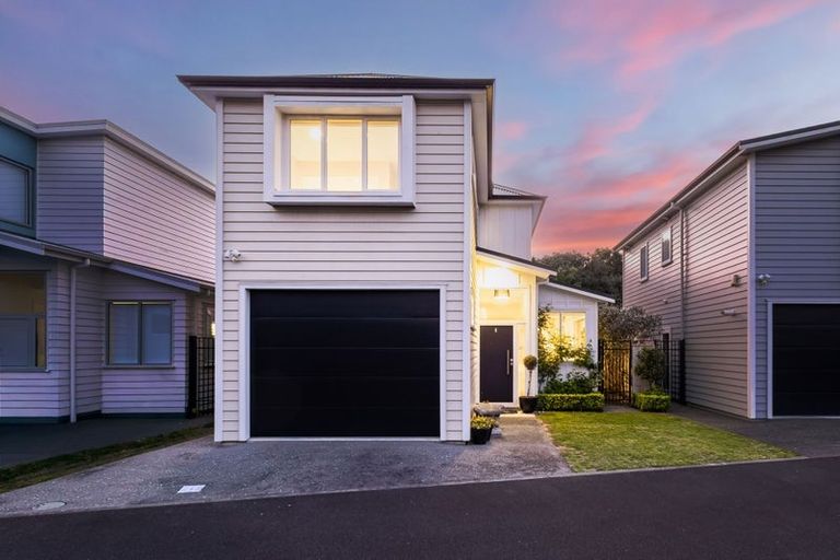 Photo of property in 20 Glide Lane, Whitby, Porirua, 5024