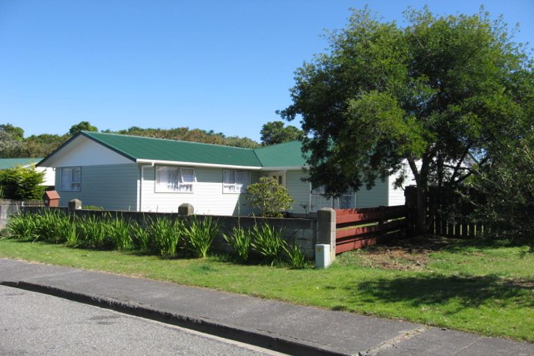 Photo of property in 22 Cypress Grove, Paraparaumu, 5032