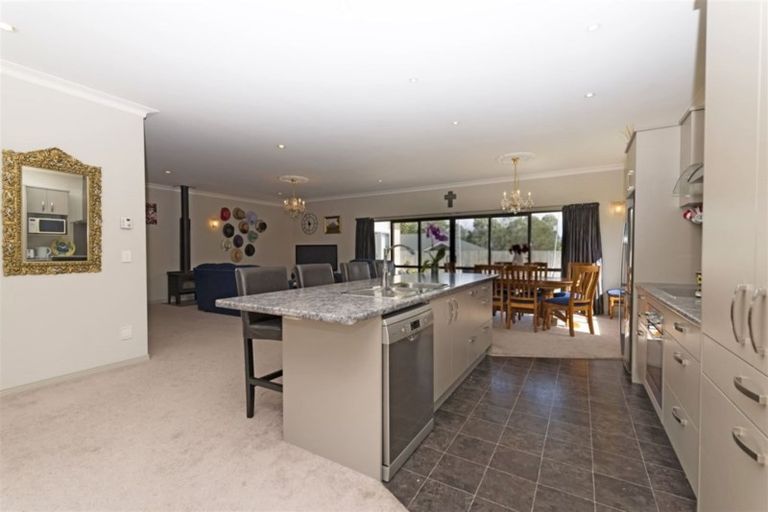Photo of property in 65d View Road, Henderson, Auckland, 0612