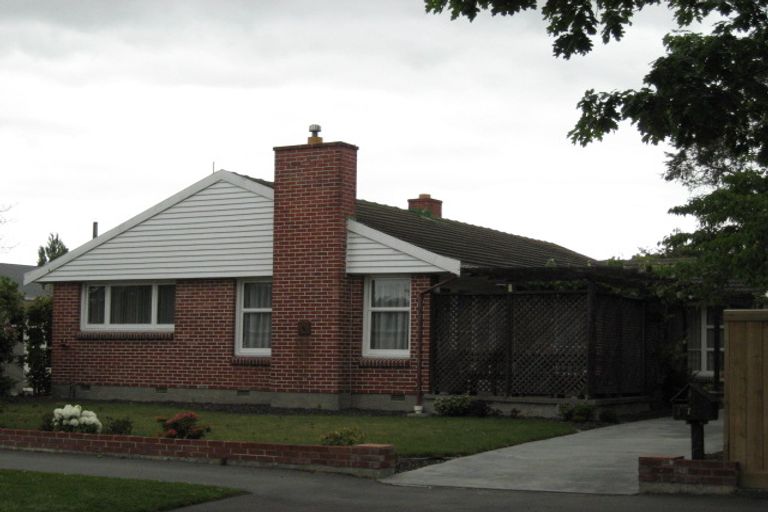 Photo of property in 17 Burnside Crescent, Burnside, Christchurch, 8053