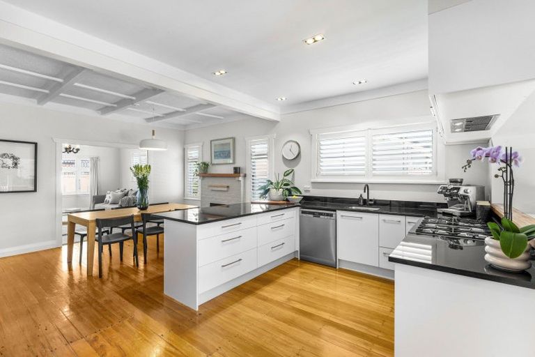 Photo of property in 2a Egremont Street, Belmont, Auckland, 0622