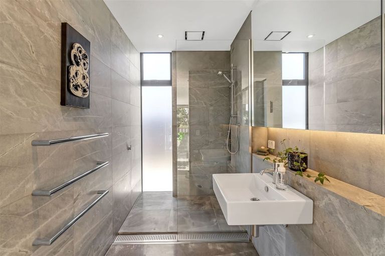 Photo of property in 2 Marriner Street, Sumner, Christchurch, 8081