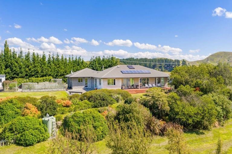Photo of property in 1127 Pourerere Road, Omakere, Waipawa, 4271
