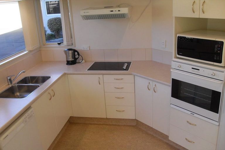 Photo of property in 243 Geraldine Street, Edgeware, Christchurch, 8013