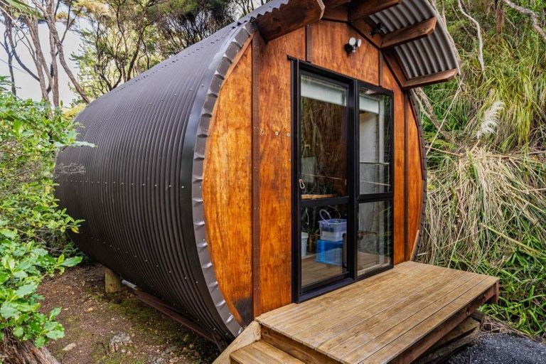 Photo of property in 19 Te Kahikatoa Peninsula Road, Kaeo, 0478