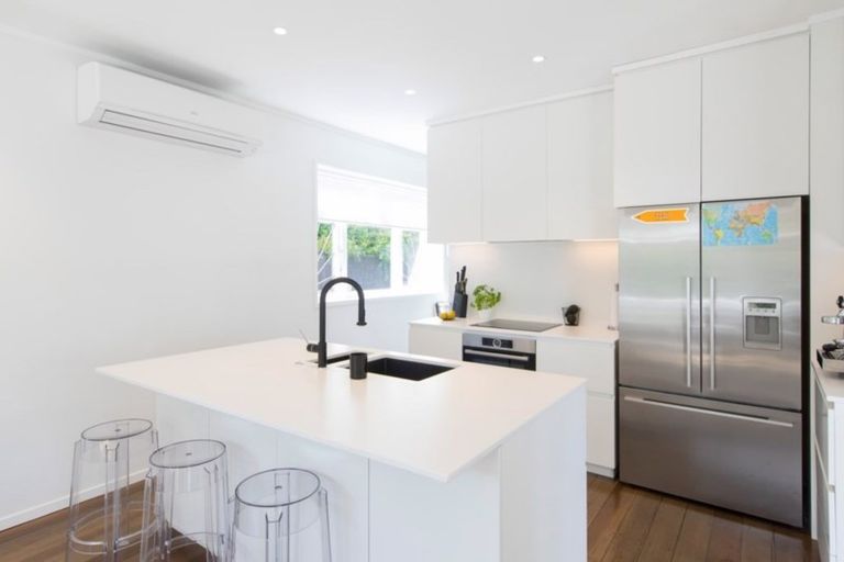 Photo of property in 19 Martin Avenue, Beckenham, Christchurch, 8023