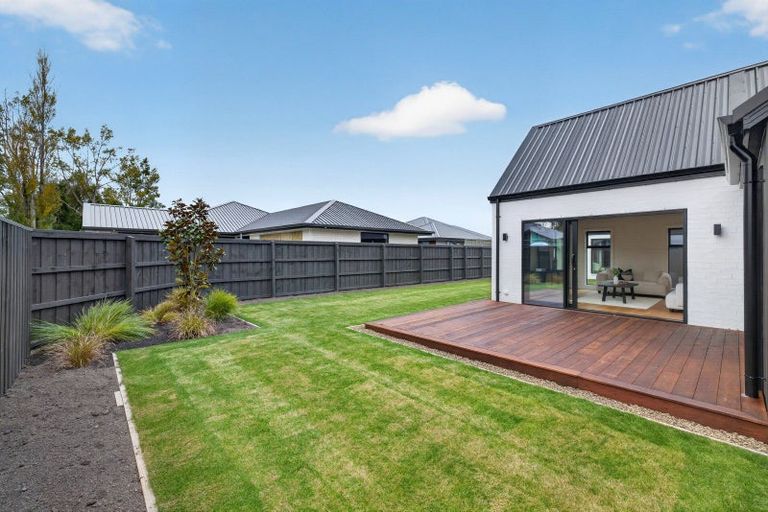 Photo of property in 28 Inch Crescent, Rangiora, 7400