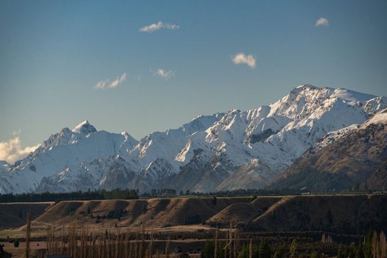 Photo of property in 33 Atkins Road, Luggate, Wanaka, 9382