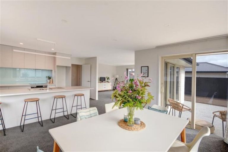 Photo of property in 14 Bush Road, Mosgiel, 9024