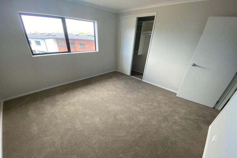 Photo of property in 10 Richard Petterd Way, Swanson, Auckland, 0614