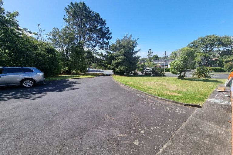 Photo of property in 2 Konini Road, Titirangi, Auckland, 0604