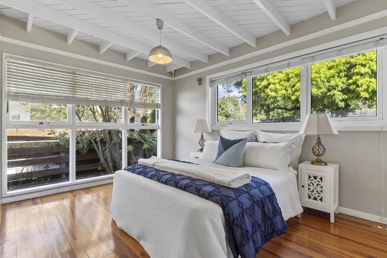 Photo of property in 11 Golf Road, New Lynn, Auckland, 0600