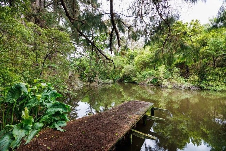 Photo of property in 140 Aokautere Drive, Fitzherbert, Palmerston North, 4410