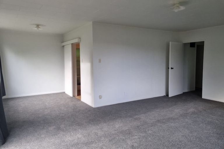 Photo of property in 58b Raroa Terrace, Tawa, Wellington, 5028