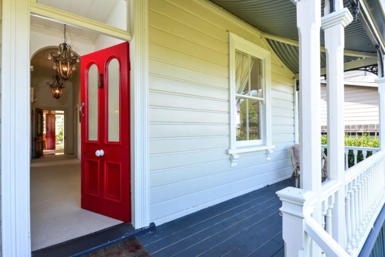 Photo of property in 8 Queen Street, Cambridge, 3434