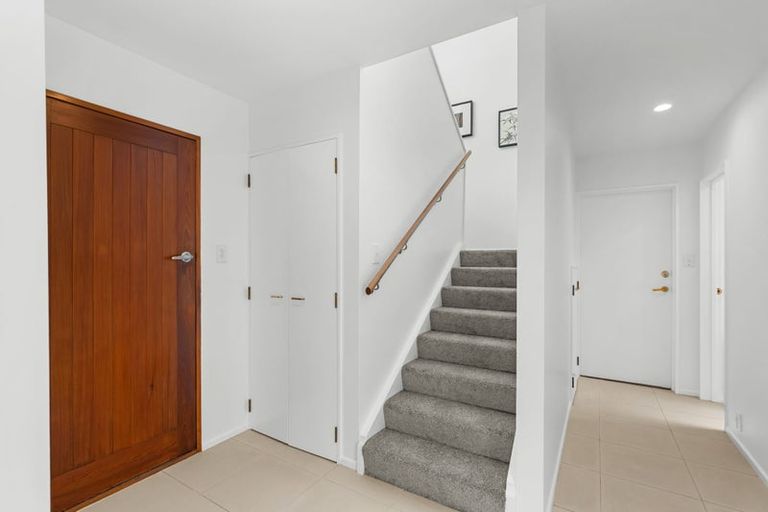 Photo of property in 15 Parkham Drive, Burnside, Christchurch, 8053