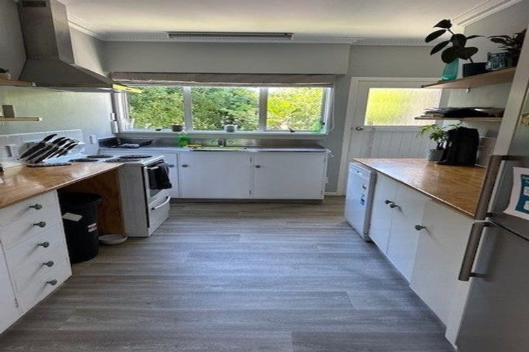 Photo of property in 8 Tahi Road, Paraparaumu Beach, Paraparaumu, 5032