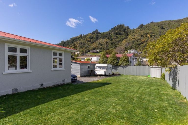 Photo of property in 49a Hampden Street, Picton, 7220