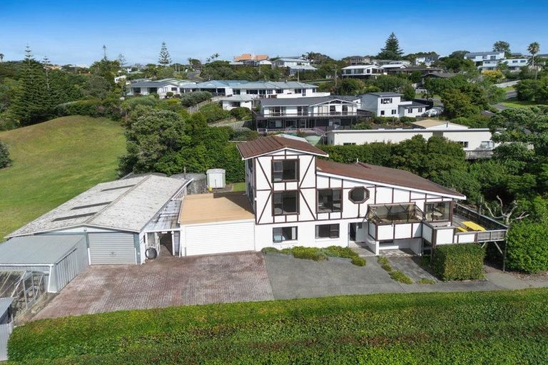 Photo of property in 91 Shakespear Road, Army Bay, Whangaparaoa, 0930