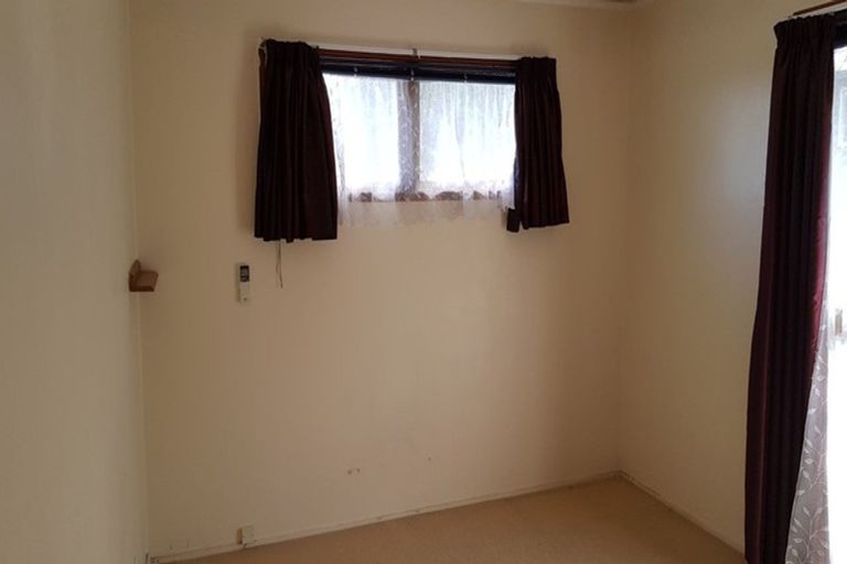 Photo of property in 212 Forrest Hill Road, Forrest Hill, Auckland, 0620