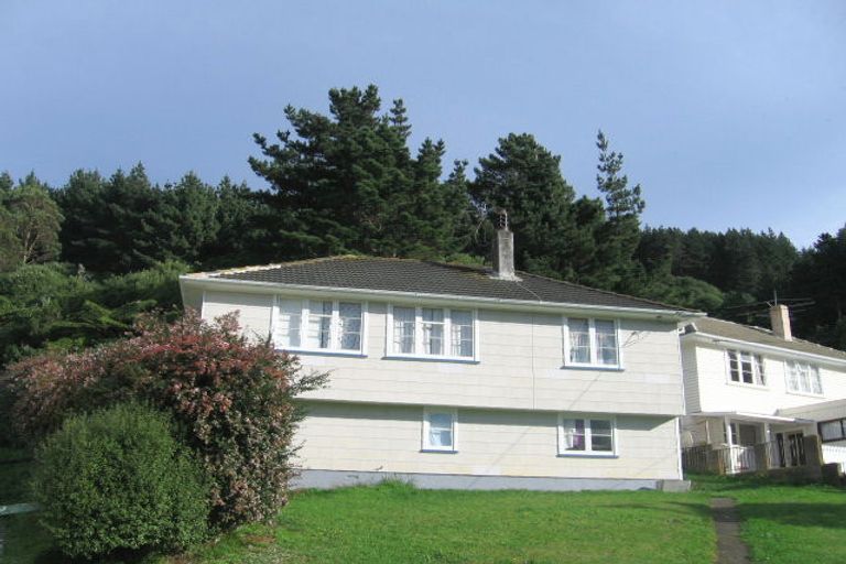 Photo of property in 19 Greer Crescent, Tawa, Wellington, 5028