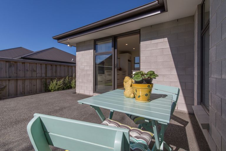 Photo of property in 12b Watkins Drive, Rangiora, 7400