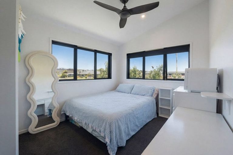 Photo of property in 15 Sandy Place, Waihi Beach, 3611