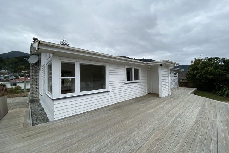 Photo of property in 76 Hampden Street, Picton, 7220