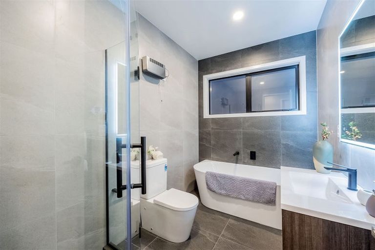 Photo of property in 22 Lewis Younie Road, Kumeu, 0810