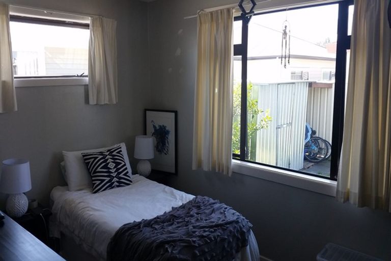 Photo of property in 4 Warwick Crescent, Taradale, Napier, 4112