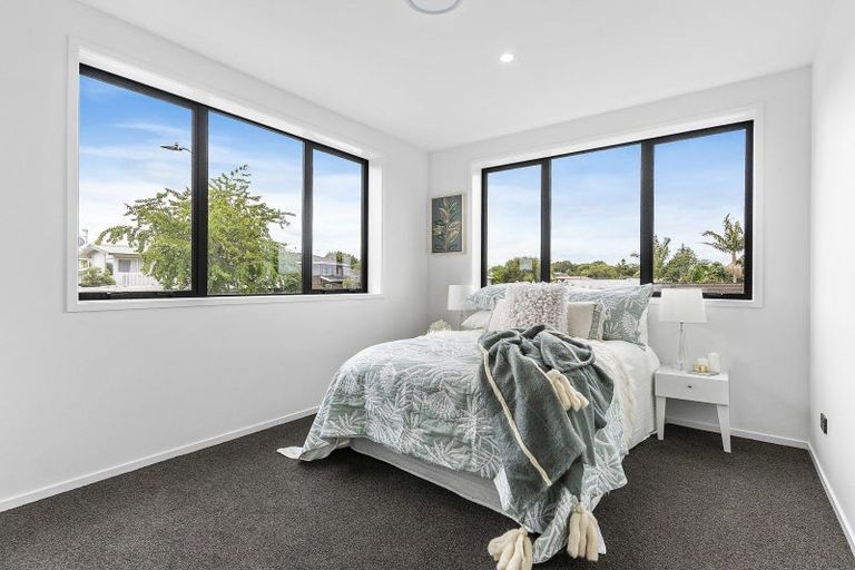 Photo of property in 1 The Crest, Sunnyhills, 2010