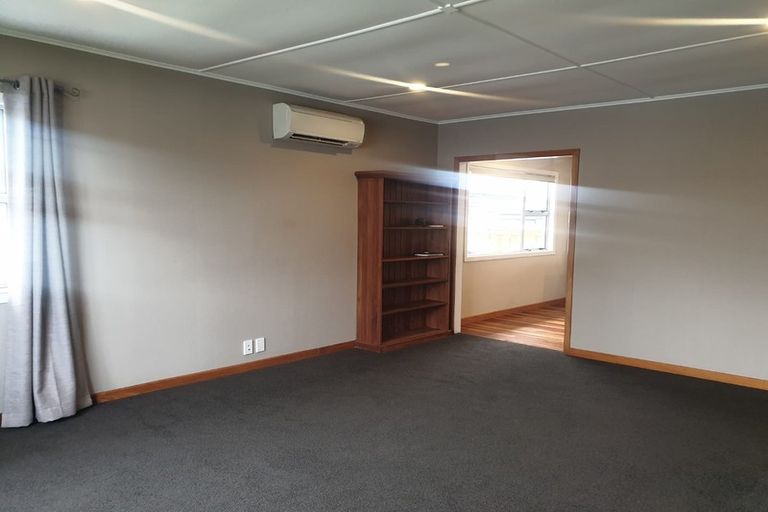 Photo of property in 8 Truby King Street, Merrilands, New Plymouth, 4312