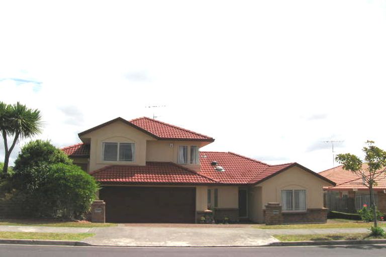 Photo of property in 23 Lorikeet Place, Unsworth Heights, Auckland, 0632