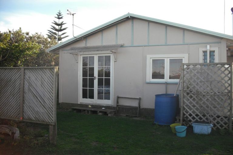 Photo of property in 41 Nuku Street, Tangimoana, 4822