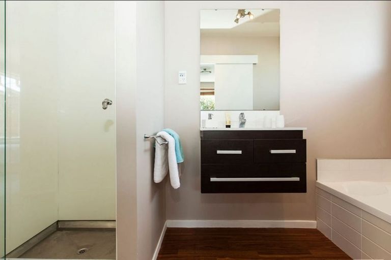 Photo of property in 16 Resolution Place, Bryndwr, Christchurch, 8053