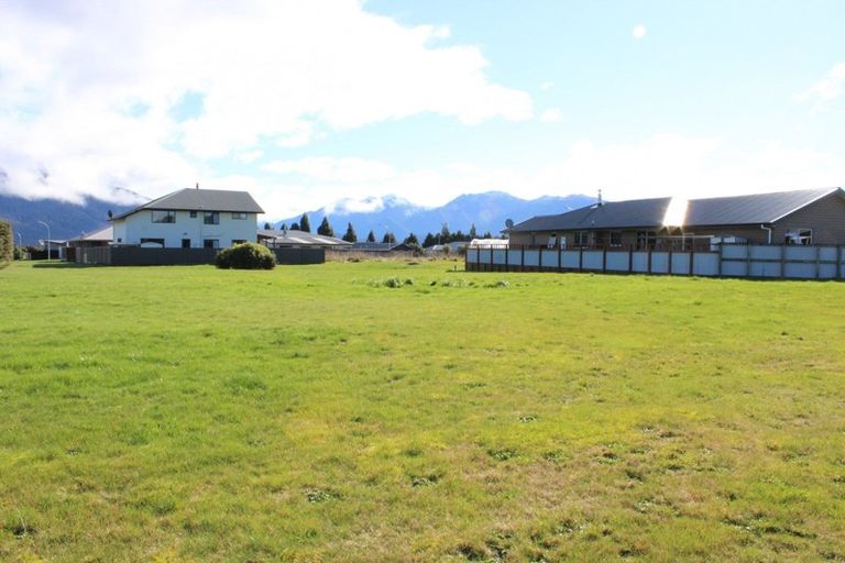 Photo of property in 16 Takahe Lane, Te Anau, 9679