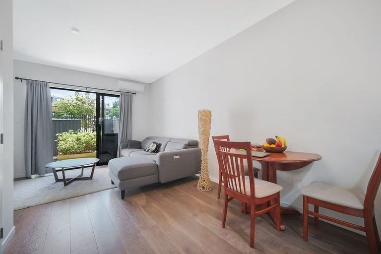 Photo of property in 29 Morihana Close, Glen Eden, 0602