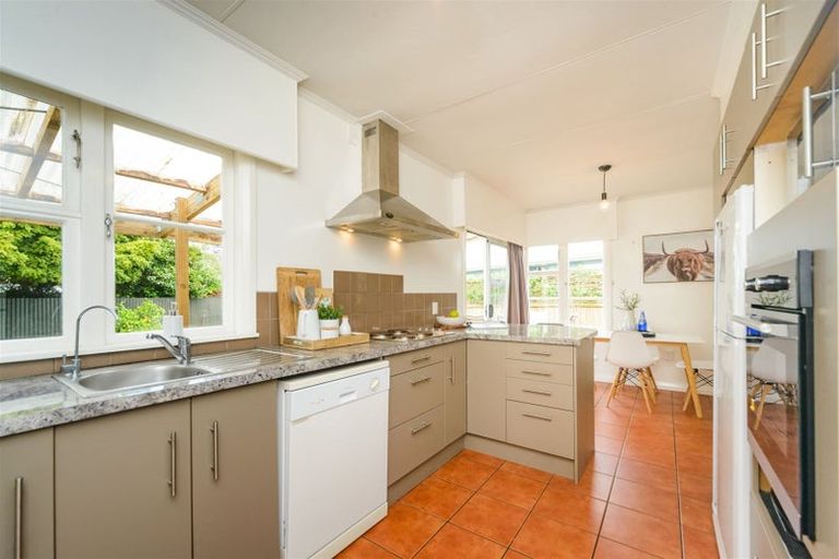 Photo of property in 19 Winchester Street, Awapuni, Palmerston North, 4412