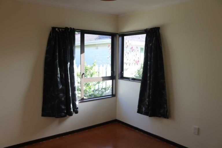 Photo of property in 7 Saint Aidans Way, Tawa, Wellington, 5028