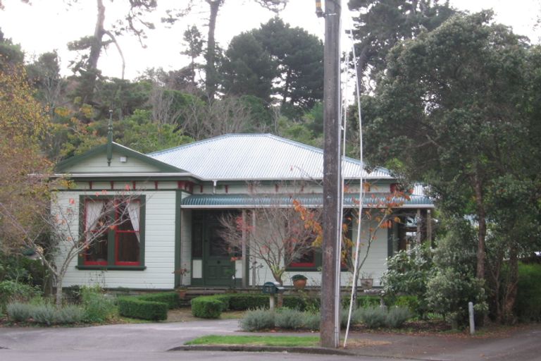 Photo of property in 25 Alexander Street, Waikanae, 5036