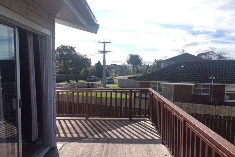 Photo of property in 1d Vanguard Road, Kelston, Auckland, 0602