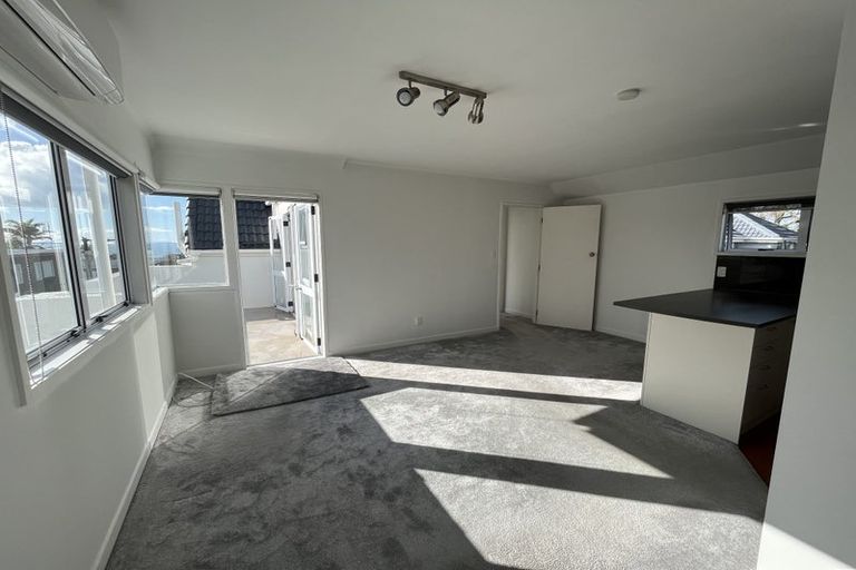 Photo of property in 274 Lake Road, Hauraki, Auckland, 0622